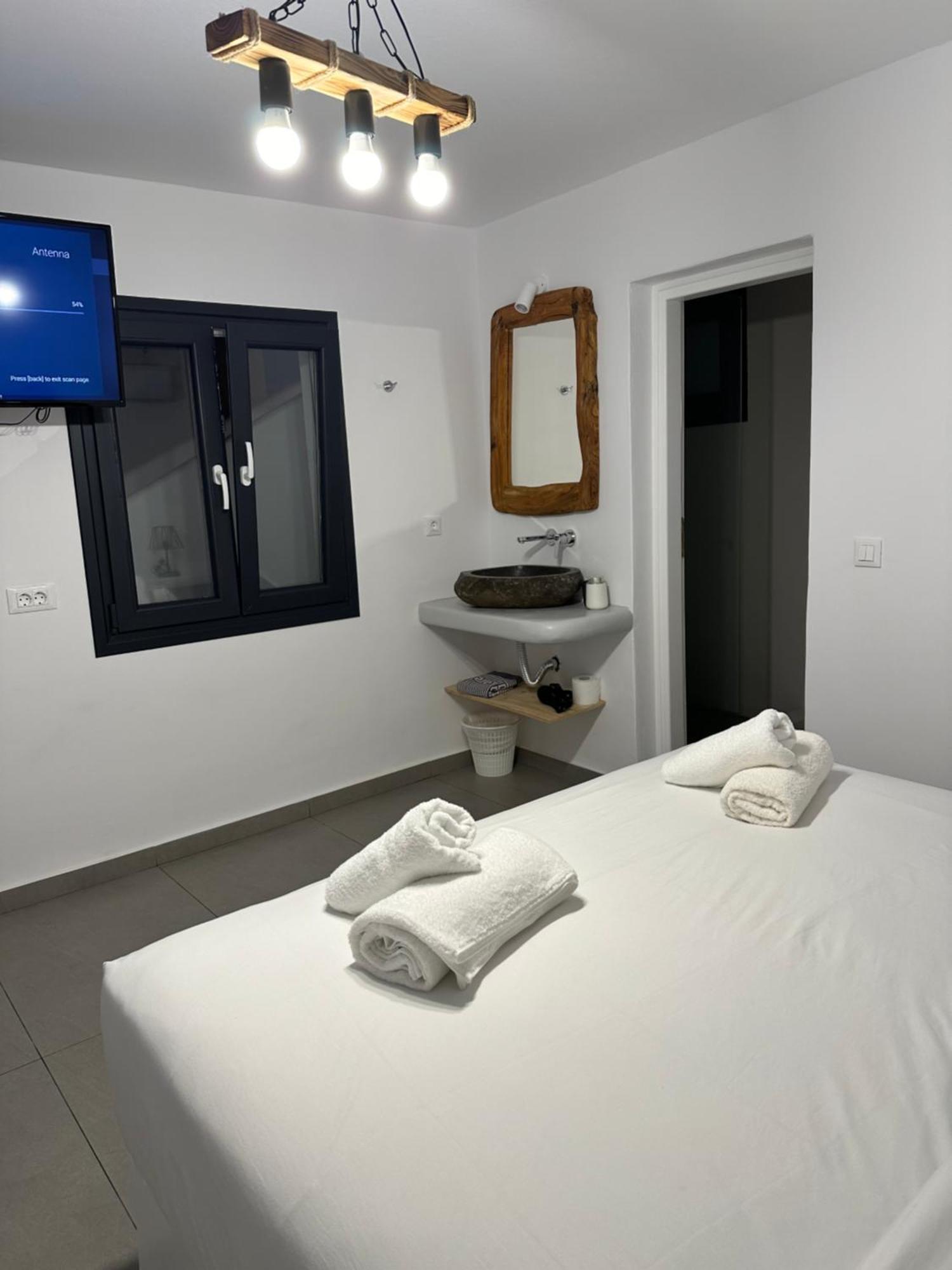 The Coast Suites Túrlosz Kültér fotó